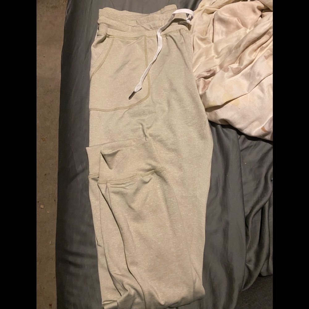 New/unworn MINT Zyia Pants L